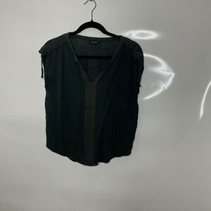 WOMENS BLACK SHORT TOP